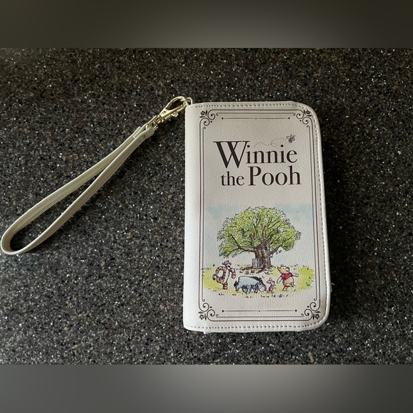 Loungefly Winnie the Pooh Wristlet / Tech Wallet - Picture 1 of 5